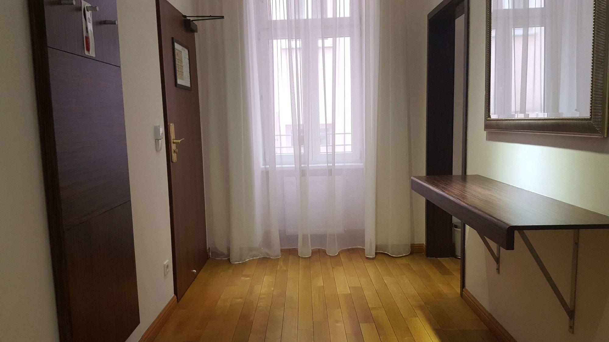 Western Arcadia 4* Vienne